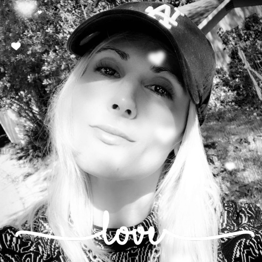 Meet your Posher, Mila